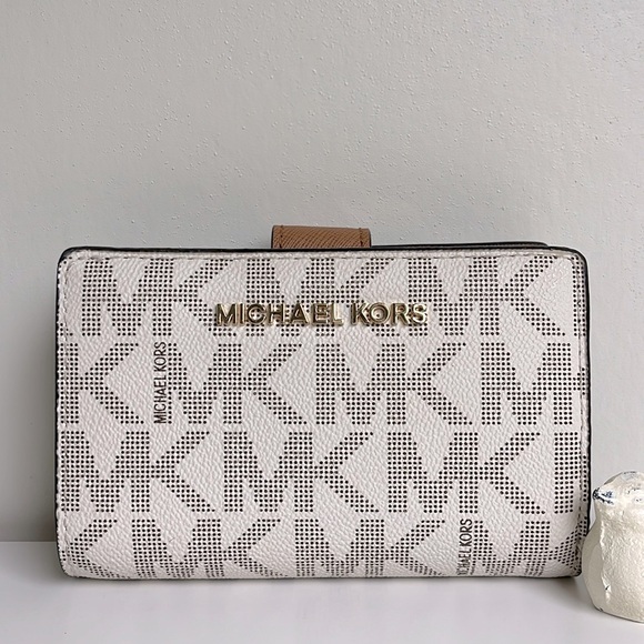 Micheal Kors Jet Set Wallet - Picture 1 of 16